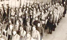 Les régiments ficelles. Des héros dans la tourmente de 1940. Un film de Robert Mugnerot