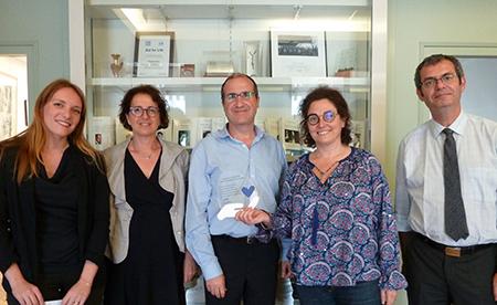 Gabrielle Danieli, responsable du développement international de Latet, Gabrielle Rochmann, directrice adjointe de la FMS, Gilles Darmon, président de Latet, Rachel Rimmer, chargée de mission Solidarité à la FMS et Philippe Allouche, directeur général de la FMS, le 14 juin 2018. Photo : FMS