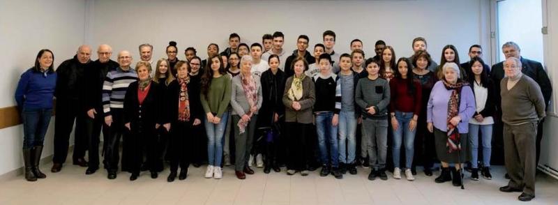 Photo de groupe des témoins et des élèves du collège St Joseph de La Salle à Pantin - Crédit : Casip-Cojasor 