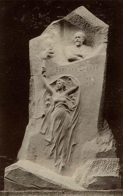 Réinstallation de la statue de Bernard Lazare à Nîmes