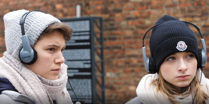Deux élèves du lycée&nbsp;Lamartine de Belley à Auschwitz-Birkenau - capture écran&nbsp; 