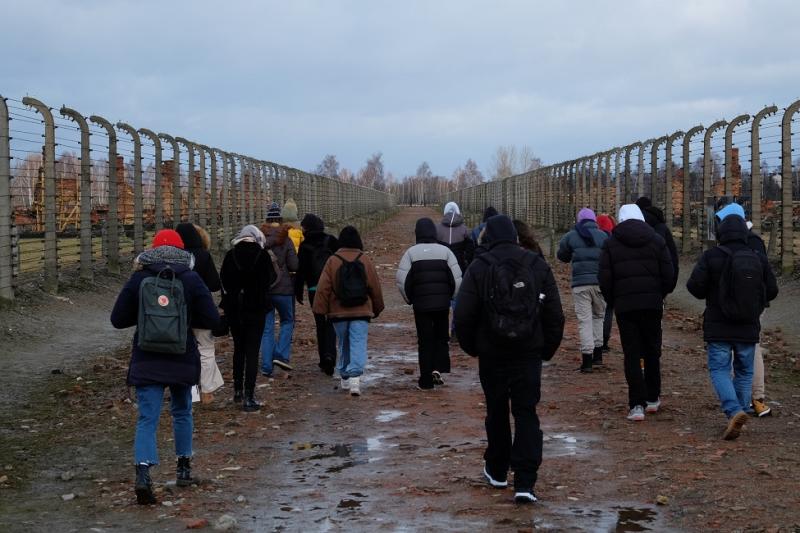 Les élèves à Birkenau. ©DR
