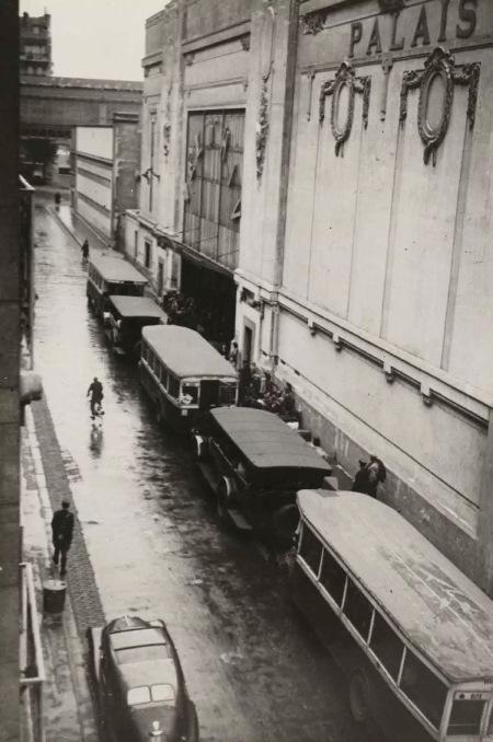 Vue du Vélodrome d'Hiver lors de la rafle de juillet 1942 (seule photo de la rafle connue à ce jour). Crédit : Mémorial de la Shoah.