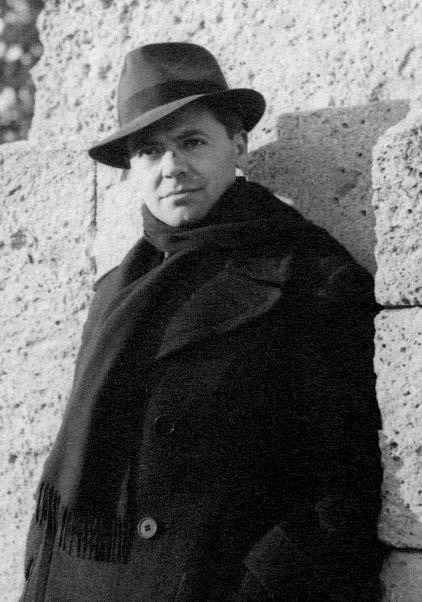 Jean Moulin, hiver 1939-1940. Photo : Musée du Général Leclerc de Hauteclocque et de la Libération de Paris - Musée Jean Moulin, Paris Musées. Coll. A.Sasse 