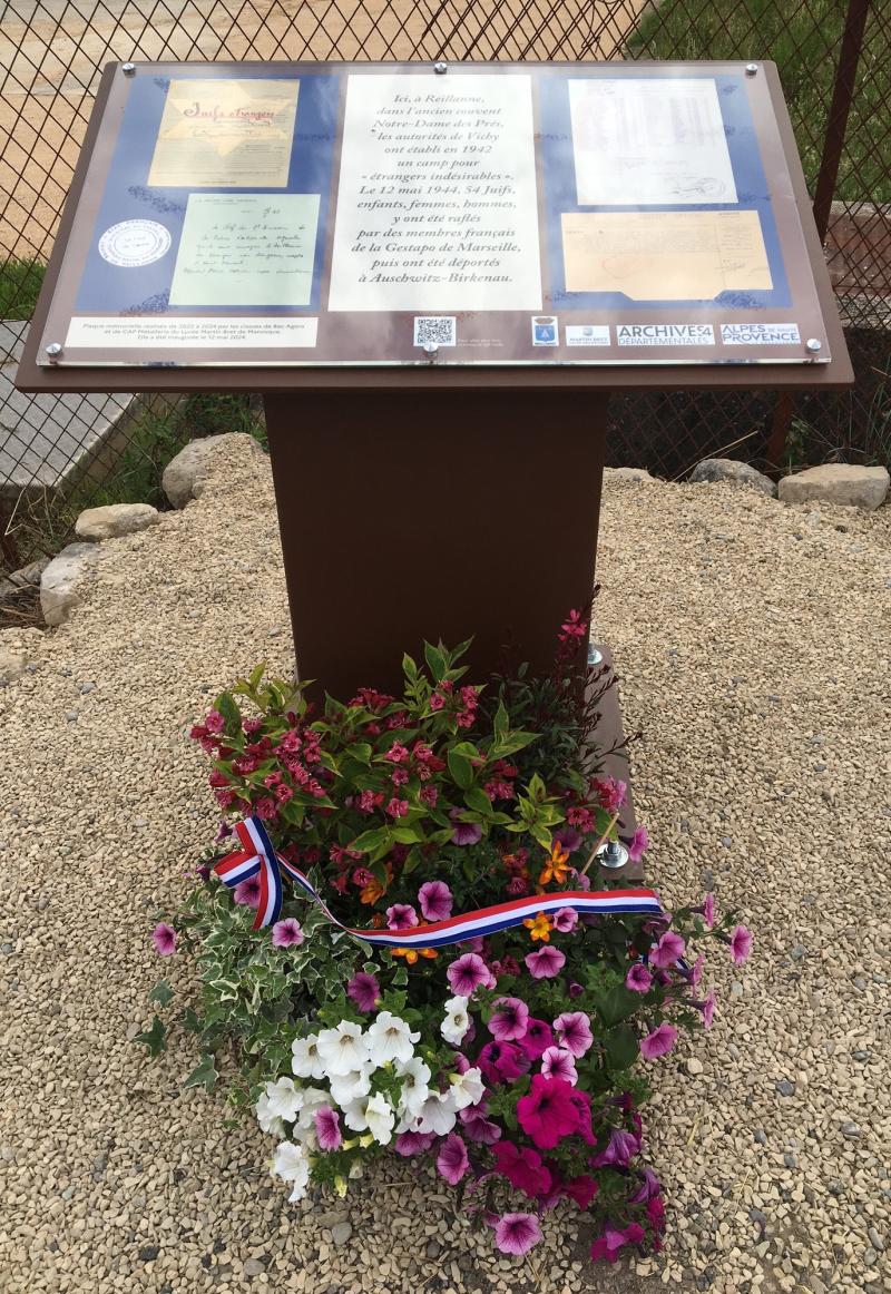Inauguration d'une plaque en mémoire et hommage aux 80 ans de la rafle durant la seconde guerre mondiale de 54 juifs étrangers à Reillanne (Alpes-de-Haute-Provence)