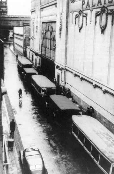 La seule photographie connue du Vél' d'Hiv' lors de la rafle de juillet 1942. Crédit : Mémorial de la Shoah.