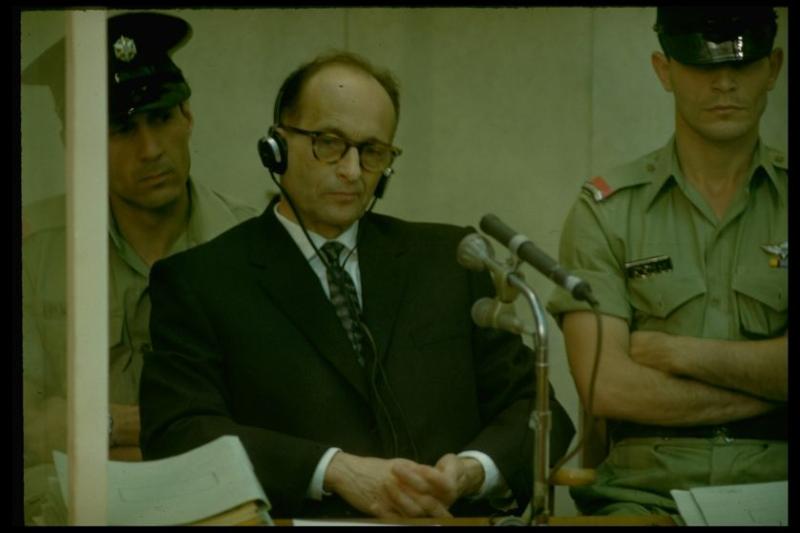 Le criminel nazi Adolf Eichmann jugé pour crimes de guerre à Jérusalem en 1961. Crédits : Gjon Mili/The LIFE Picture Collection - Getty