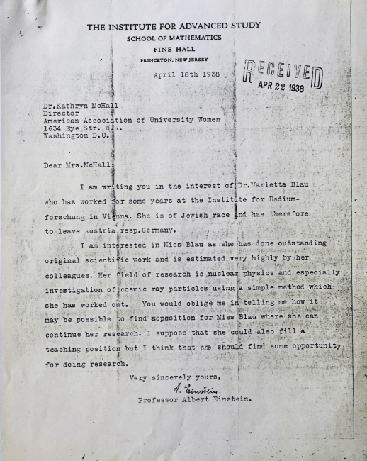 La lettre de recommandation écrite par Einstein pour soutenir la candidature de Marietta Blau (source: Archives de l'American Association of University Women, Washington D.C.) 