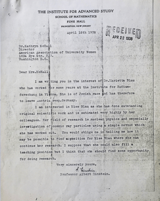 La lettre de recommandation écrite par Einstein pour soutenir la candidature de Marietta Blau (source: Archives de l'American Association of University Women, Washington D.C.)