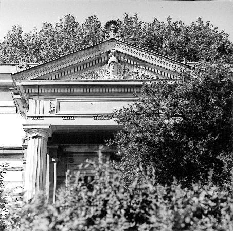 Le fronton de l'Institut d'anatomie de la faculté de médecine de Strasbourg. Photo : Université de Strasbourg 