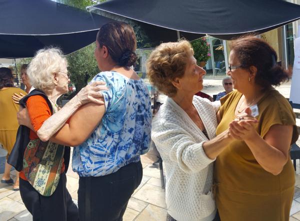 Activité "danse latino" lors d'un séjour de répit - Photo : DMMR