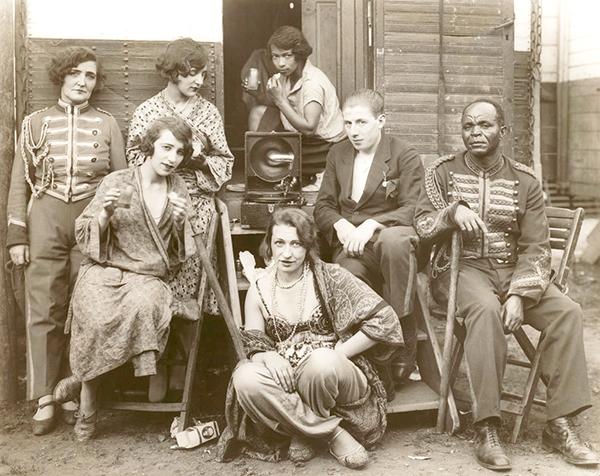 August Sander: Artistes de cirque, 1926–1932 © Die Photographische Sammlung/SK Stiftung Kultur – August Sander Archiv, Cologne; KUVASTO, Helsinki, 2017
