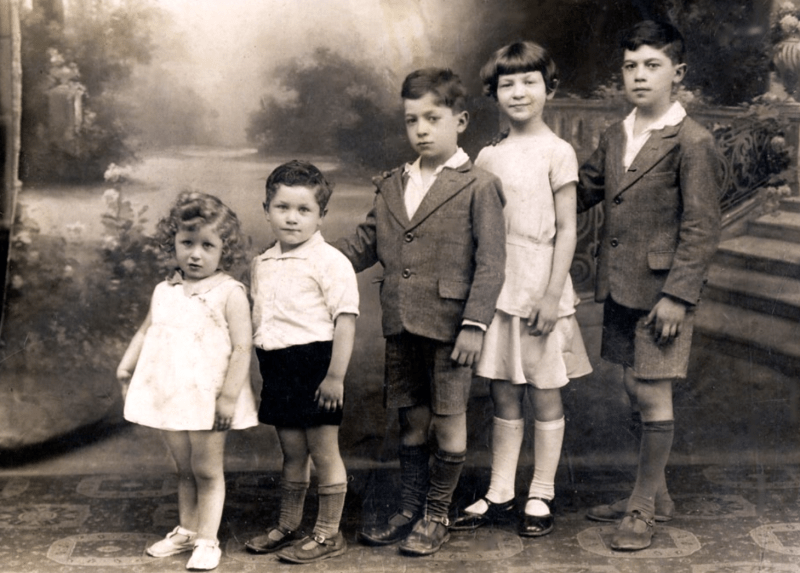 1931, les enfants Zelman, de gauche à droite : Michèle (3 ans), Camille (4 ans), Charles (8 ans), Annette (11 ans), Guy, (12 ans)