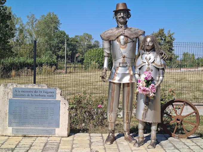 Un monument en hommage aux Tsiganes de Saint-Sixte victimes de la barbarie nazie