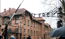 Des cadres de l'Éducation nationale visitent Auschwitz