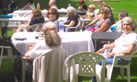 Été 2015 - Dans le jardin de la Maison d’Enfants de Rueil Malmaison - Photo : Service Passerelles